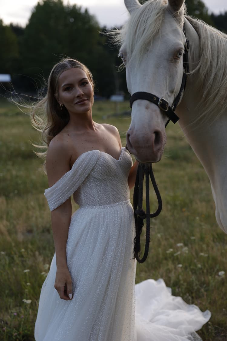 The wedding venue which has the best, most versatile wedding packages in Hawke's Bay is probably Mohaka River Farm - so many amazing photos opportunities and experiences; what a majestic place!